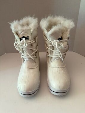Polar Faux Fur Trim White Winter Lace-Up Women's Boots Size 9